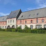 Appartamento Lumineux Et Cosy Avec Jardin Vue Sur Chateau Près Port En Bessin, Bayeux Et Omaha Commes