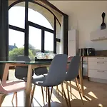 Lejlighed Lumineux Et Cosy Avec Jardin Vue Sur Chateau Pres Port En Bessin, Bayeux Et Omaha *