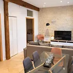 Lumineux Et Cosy Avec Jardin Vue Sur Chateau Pres Port En Bessin, Bayeux Et Omaha Lägenhet