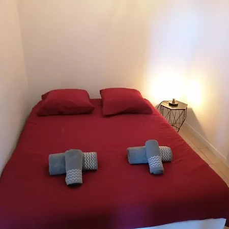 Lumineux Et Cosy Avec Jardin Vue Sur Chateau Pres Port En Bessin, Bayeux Et Omaha Apartment