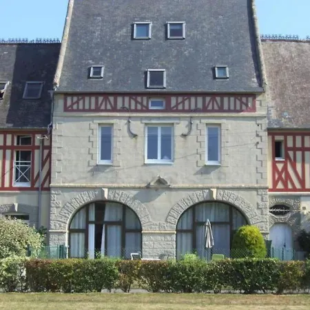 Apartmán Lumineux Et Cosy Avec Jardin Vue Sur Chateau Pres Port En Bessin, Bayeux Et Omaha *