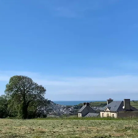 Apartmán Lumineux Et Cosy Avec Jardin Vue Sur Chateau Pres Port En Bessin, Bayeux Et Omaha Commes