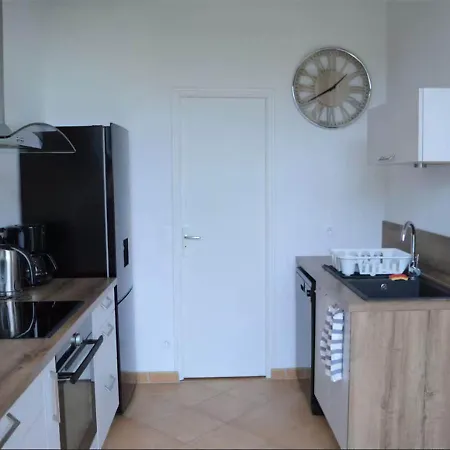 Lumineux Et Cosy Avec Jardin Vue Sur Chateau Pres Port En Bessin, Bayeux Et Omaha Appartement *