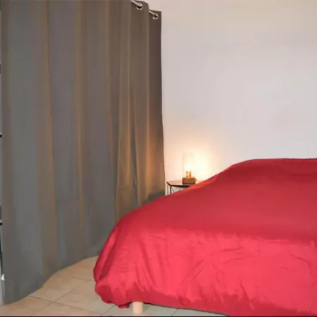 Appartement Lumineux Et Cosy Avec Jardin Vue Sur Chateau Pres Port En Bessin, Bayeux Et Omaha Commes