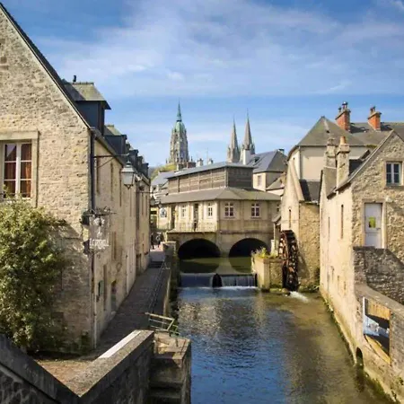 Apartmán Lumineux Et Cosy Avec Jardin Vue Sur Chateau Pres Port En Bessin, Bayeux Et Omaha *