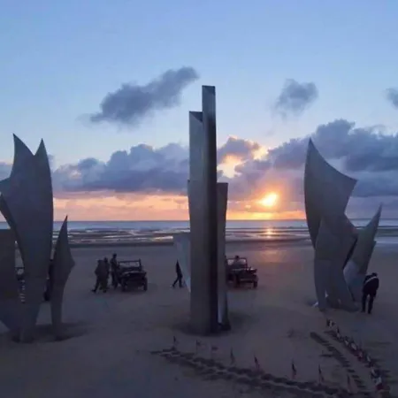 Lumineux Et Cosy Avec Jardin Vue Sur Chateau Pres Port En Bessin, Bayeux Et Omaha Apartment *