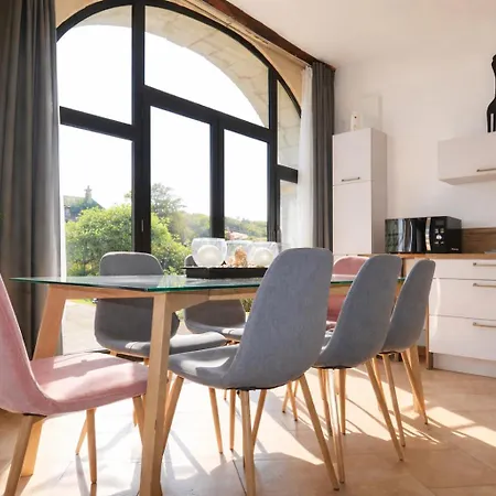 Lejlighed Lumineux Et Cosy Avec Jardin Vue Sur Chateau Pres Port En Bessin, Bayeux Et Omaha Commes