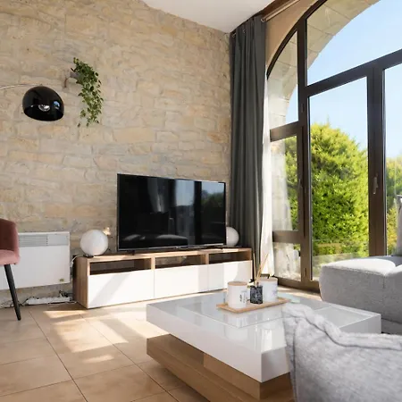 Apartmán Lumineux Et Cosy Avec Jardin Vue Sur Chateau Pres Port En Bessin, Bayeux Et Omaha Commes