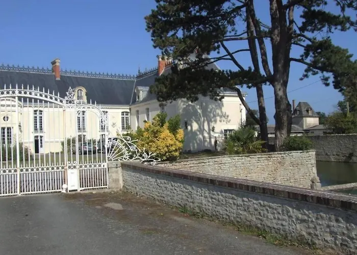 Lumineux Et Cosy Avec Jardin Vue Sur Chateau Pres Port En Bessin, Bayeux Et Omaha Commes