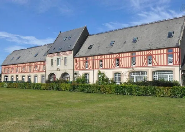 Lejlighed Lumineux Et Cosy Avec Jardin Vue Sur Chateau Pres Port En Bessin, Bayeux Et Omaha Commes