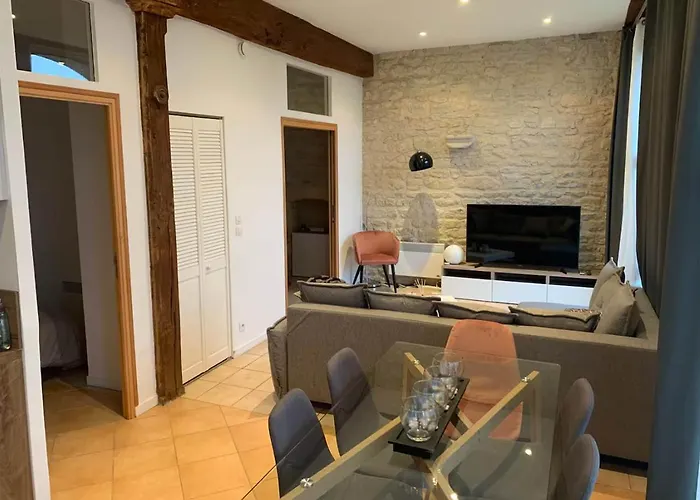 Lejlighed Lumineux Et Cosy Avec Jardin Vue Sur Chateau Pres Port En Bessin, Bayeux Et Omaha *