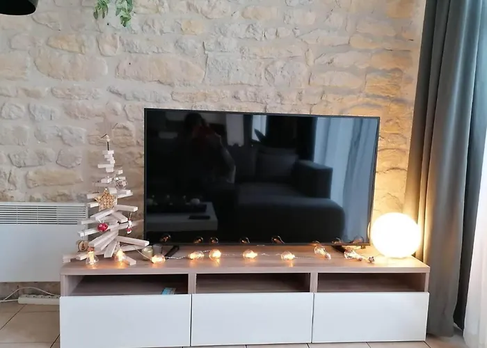 Lumineux Et Cosy Avec Jardin Vue Sur Chateau Pres Port En Bessin, Bayeux Et Omaha