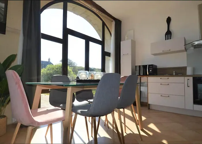 Lejlighed Lumineux Et Cosy Avec Jardin Vue Sur Chateau Pres Port En Bessin, Bayeux Et Omaha *