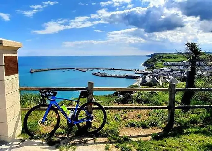 Lumineux Et Cosy Avec Jardin Vue Sur Chateau Pres Port En Bessin, Bayeux Et Omaha