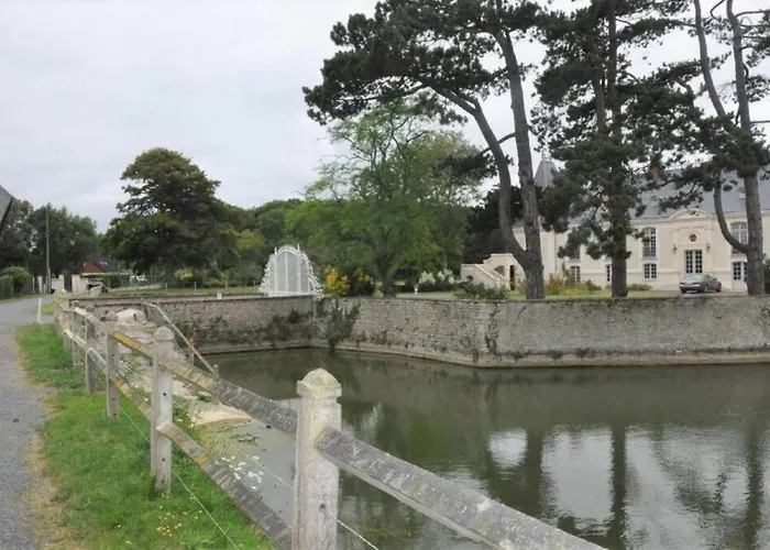Lejlighed Lumineux Et Cosy Avec Jardin Vue Sur Chateau Pres Port En Bessin, Bayeux Et Omaha