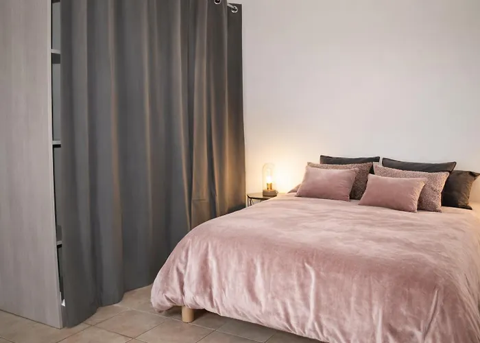 Lumineux Et Cosy Avec Jardin Vue Sur Chateau Pres Port En Bessin, Bayeux Et Omaha Lejlighed Commes